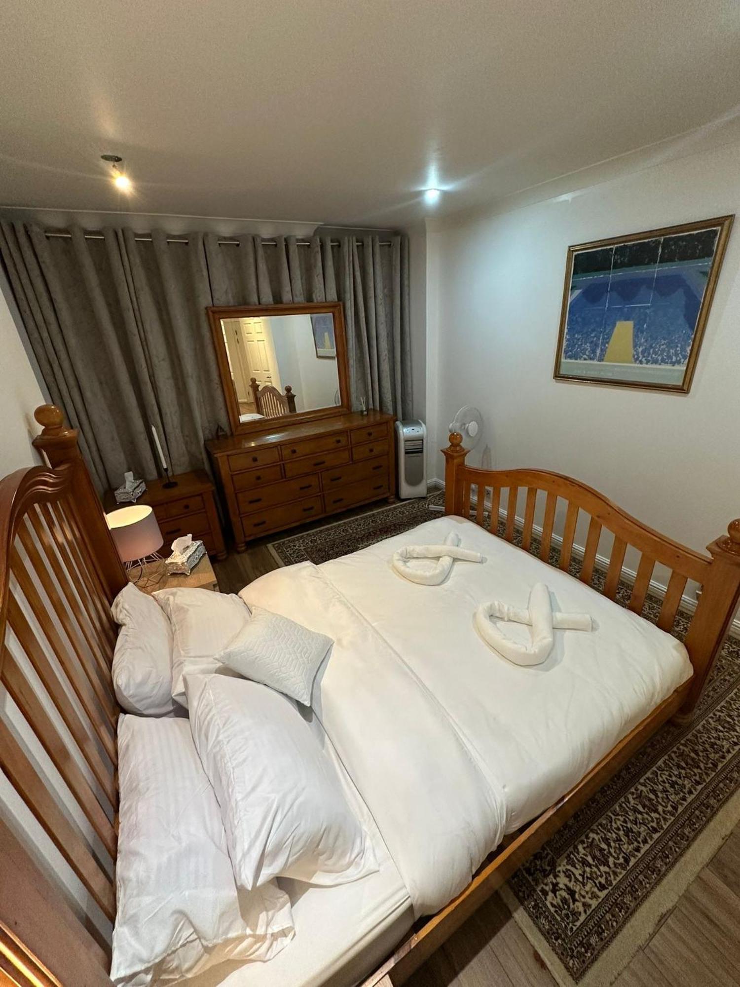 1 Bedroom With Security 24 *